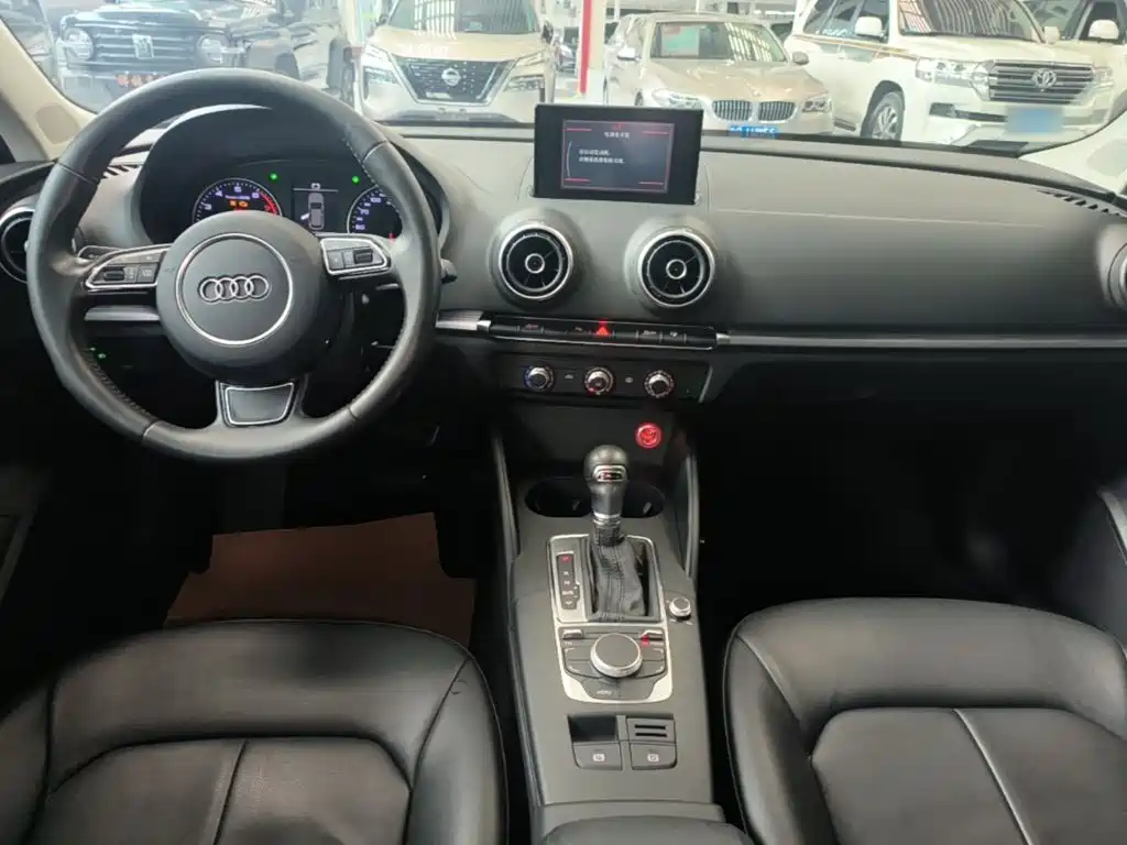 Audi A3 2017 — фото 10