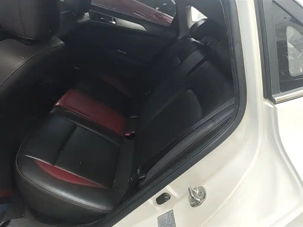 Changan Eado XT 2016 — фото 17