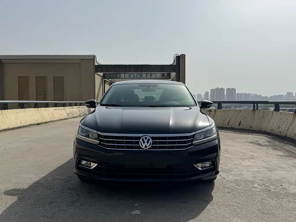 Volkswagen Passat 2018 — фото 2