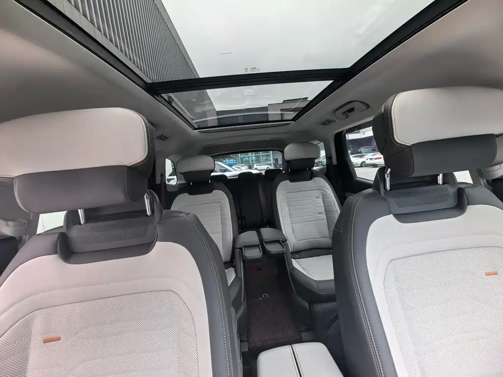 Ford Edge 2023 — фото 12