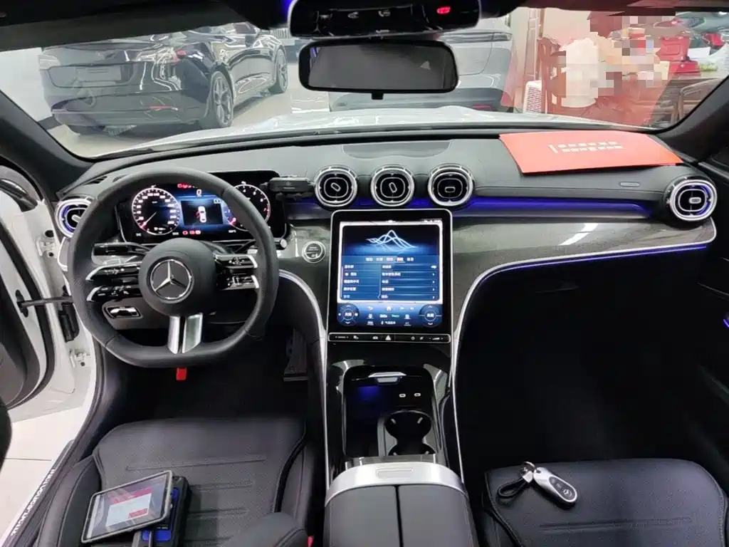 Mercedes-Benz C-Class 2023 — фото 10