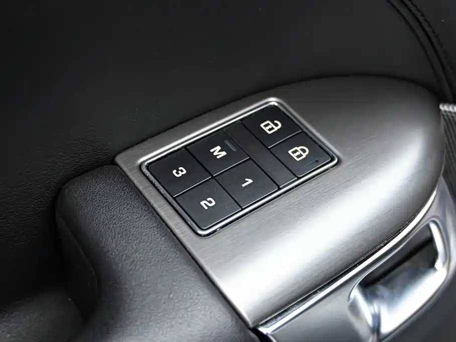 Land Rover Sport PHEV 2021 — фото 24