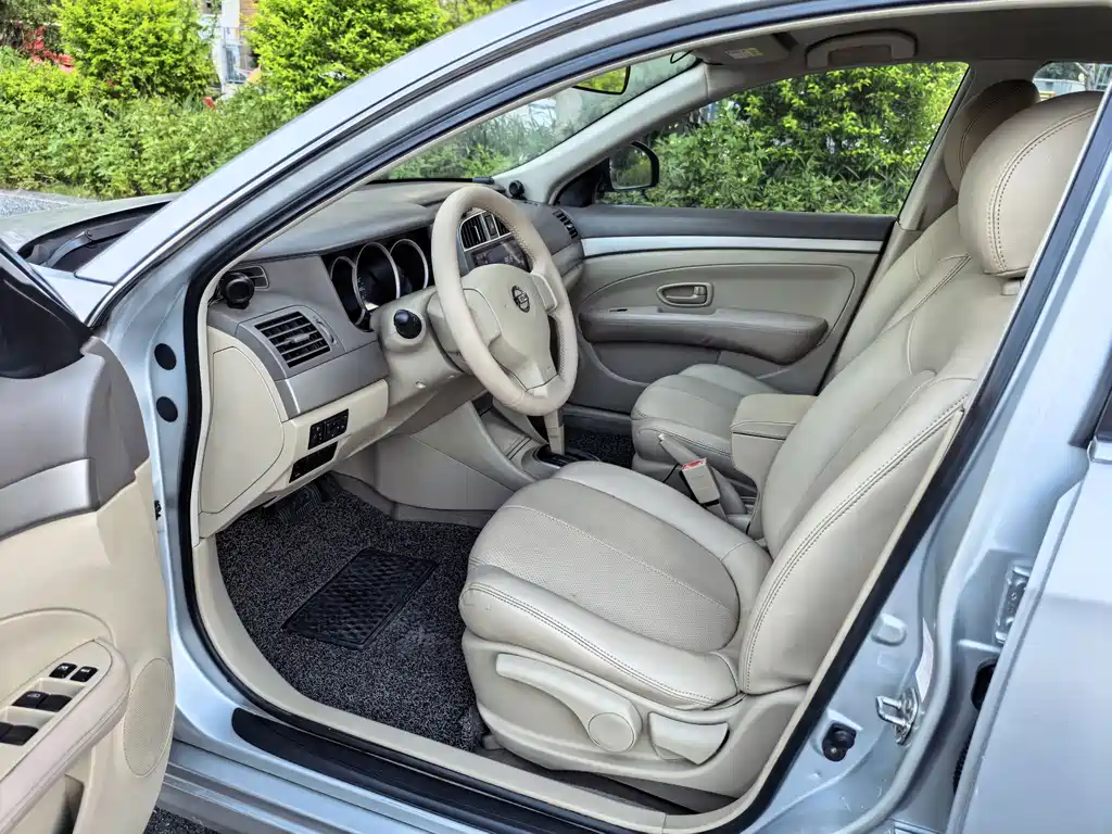 Nissan Sylphy 2012