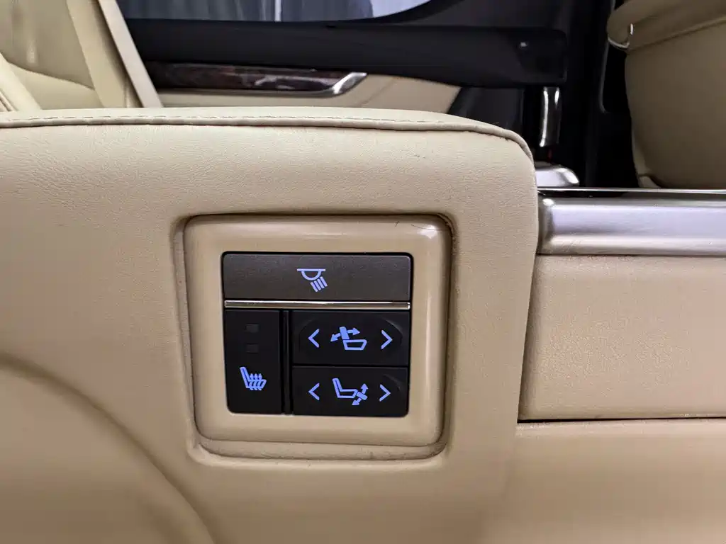 Toyota Alphard 2019 — фото 16