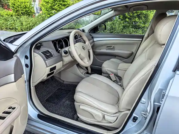 Nissan Sylphy 2012
