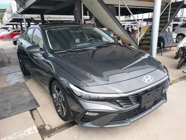 Hyundai Elantra 2024