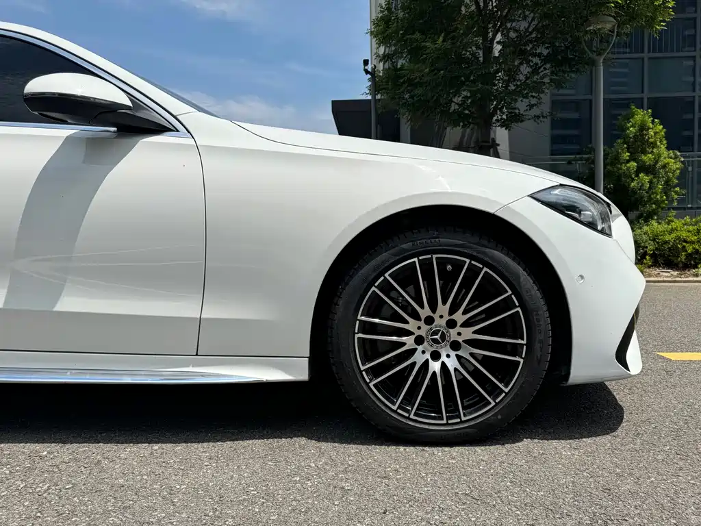 Mercedes-Benz C-Class 2024 — фото 13