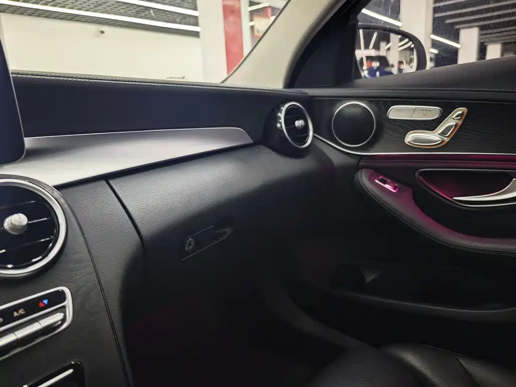 Mercedes-Benz C-Class 2019 — фото 15