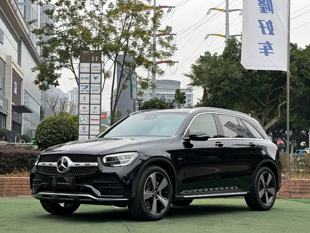 Mercedes-Benz GLC 2022 — фото 1