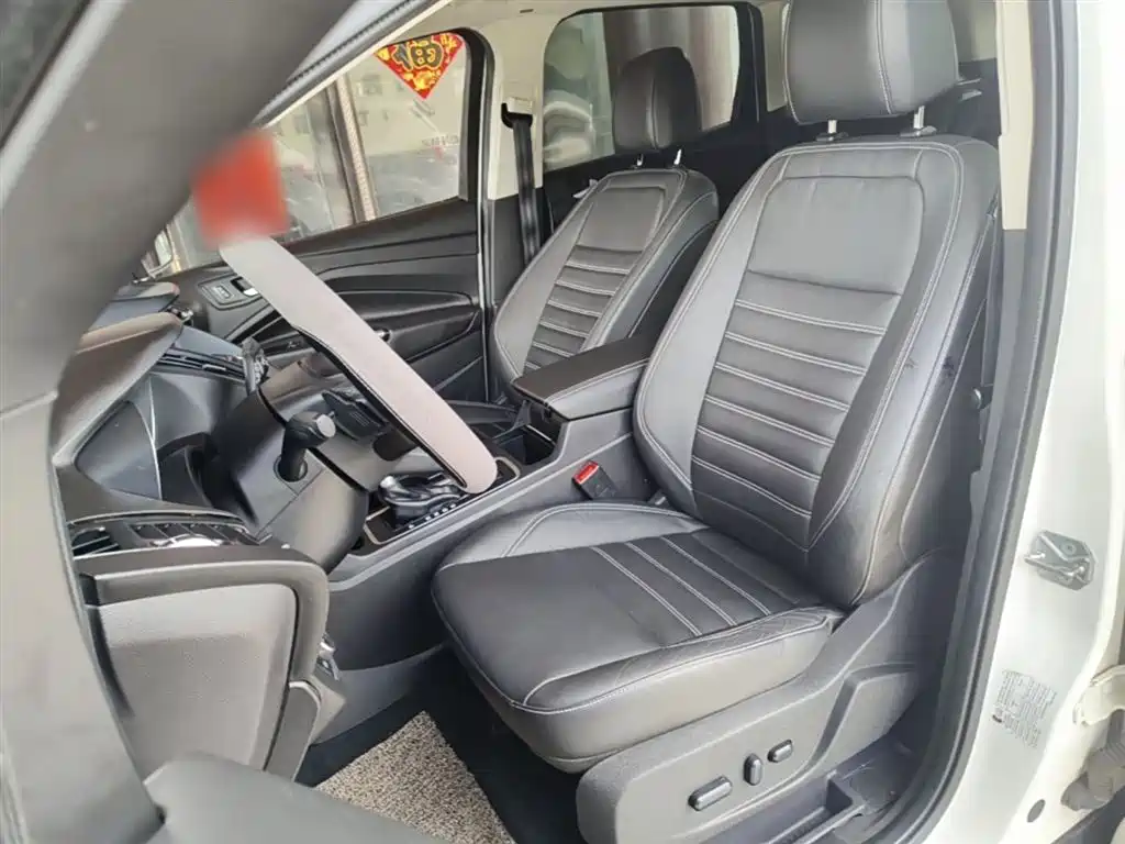 Ford Kuga 2016 — фото 15