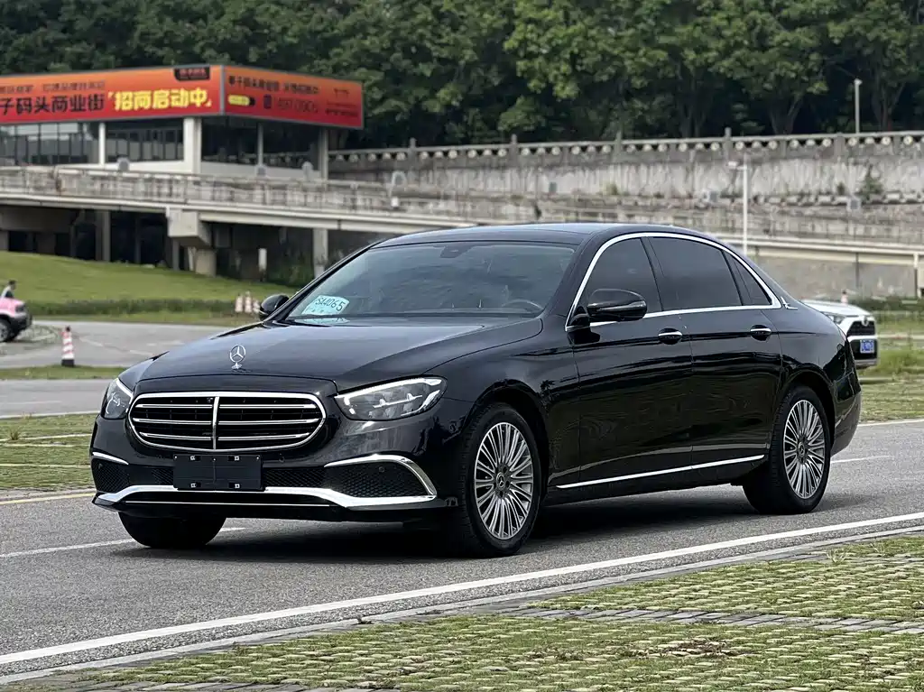 Mercedes-Benz E-Class 2022