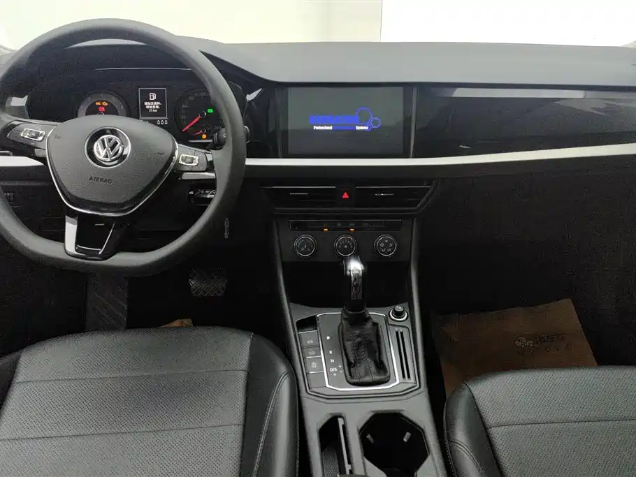 Volkswagen Lavida 2018 — фото 13
