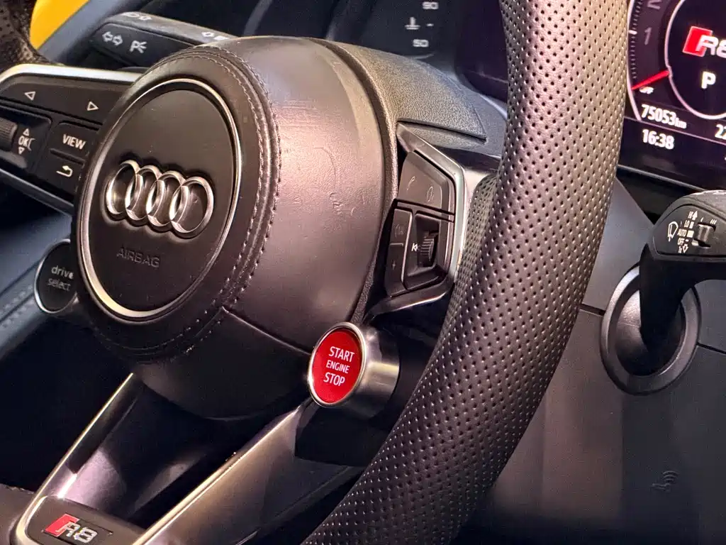 Audi R8 2019 — фото 14