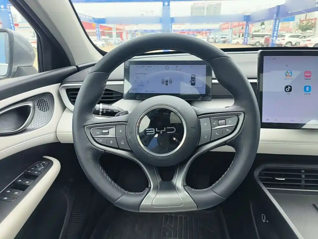BYD Seal 05 DM-i 2025 — фото 11