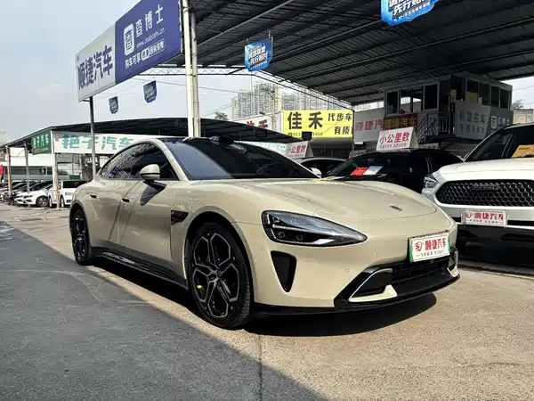 Xiaomi SU7 2024