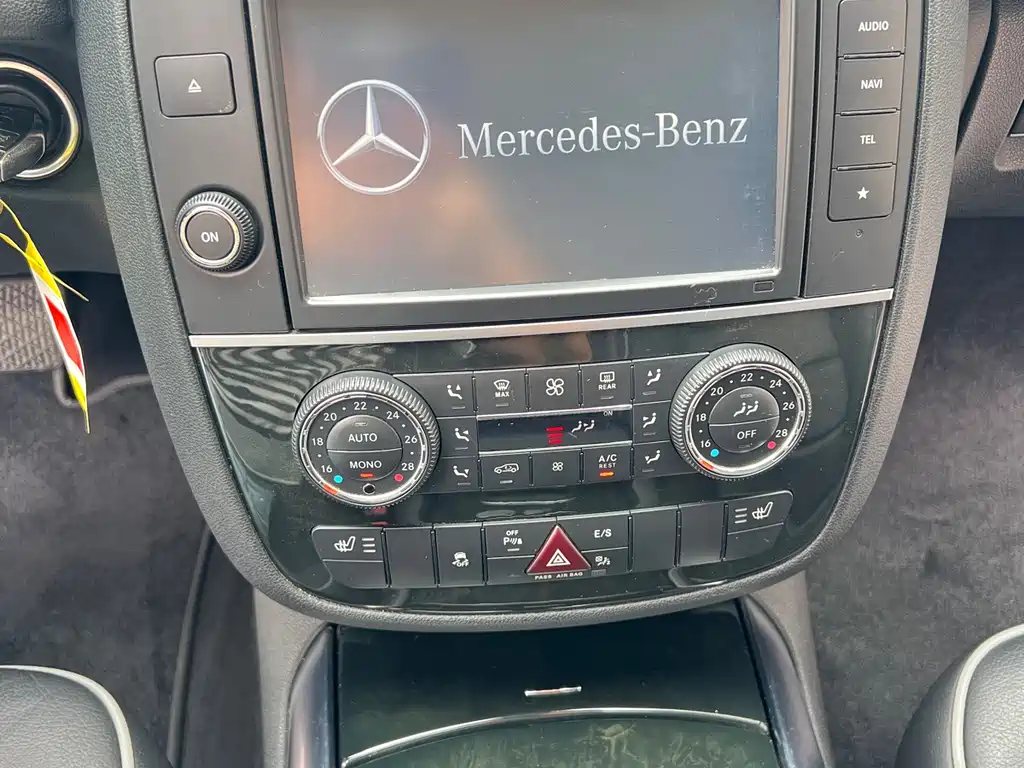 Mercedes-Benz R-Class 2017 — фото 19