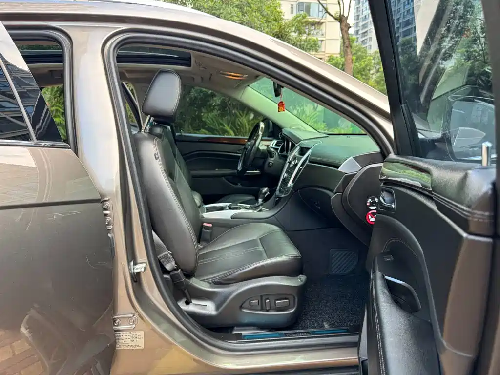 Cadillac SRX 2013 — фото 12