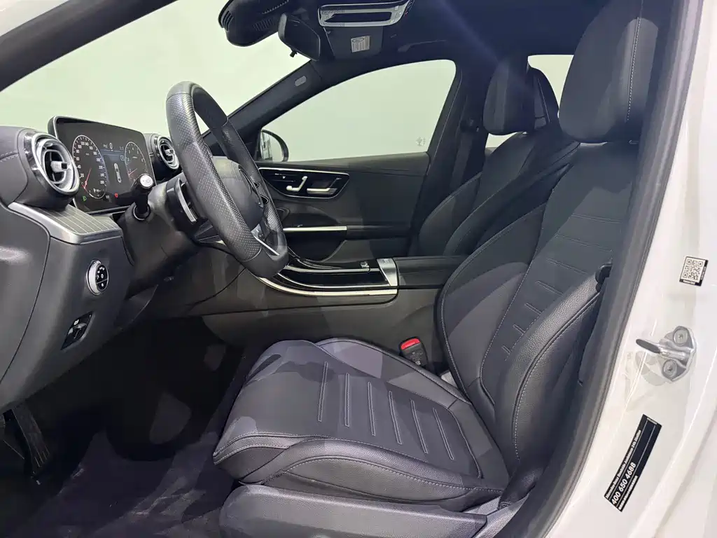 Mercedes-Benz C-Class 2023 — фото 9
