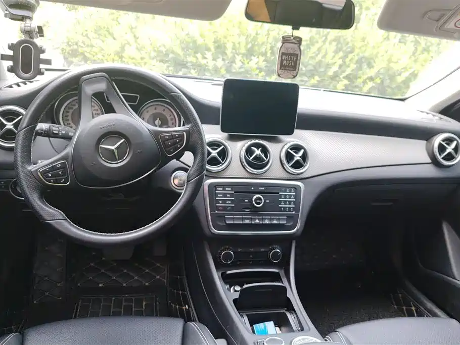 Mercedes-Benz GLA 2016 — фото 12