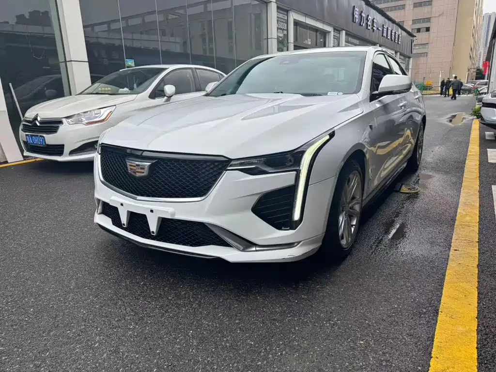 Cadillac CT4 2020 — фото 1