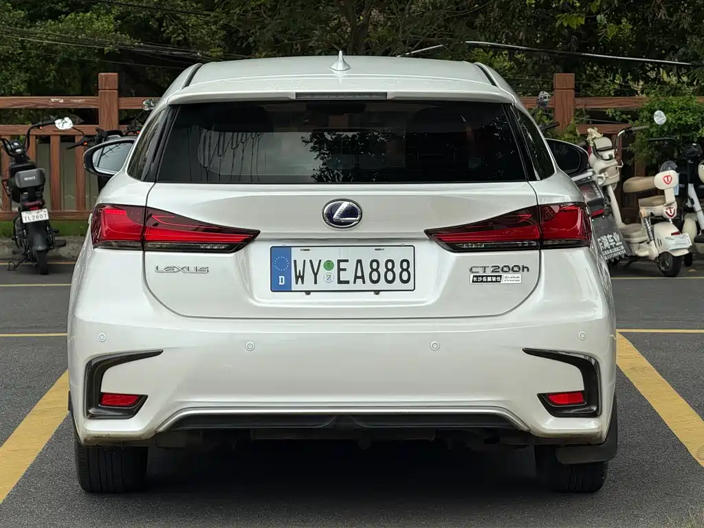 Lexus CT 2018 — фото 8
