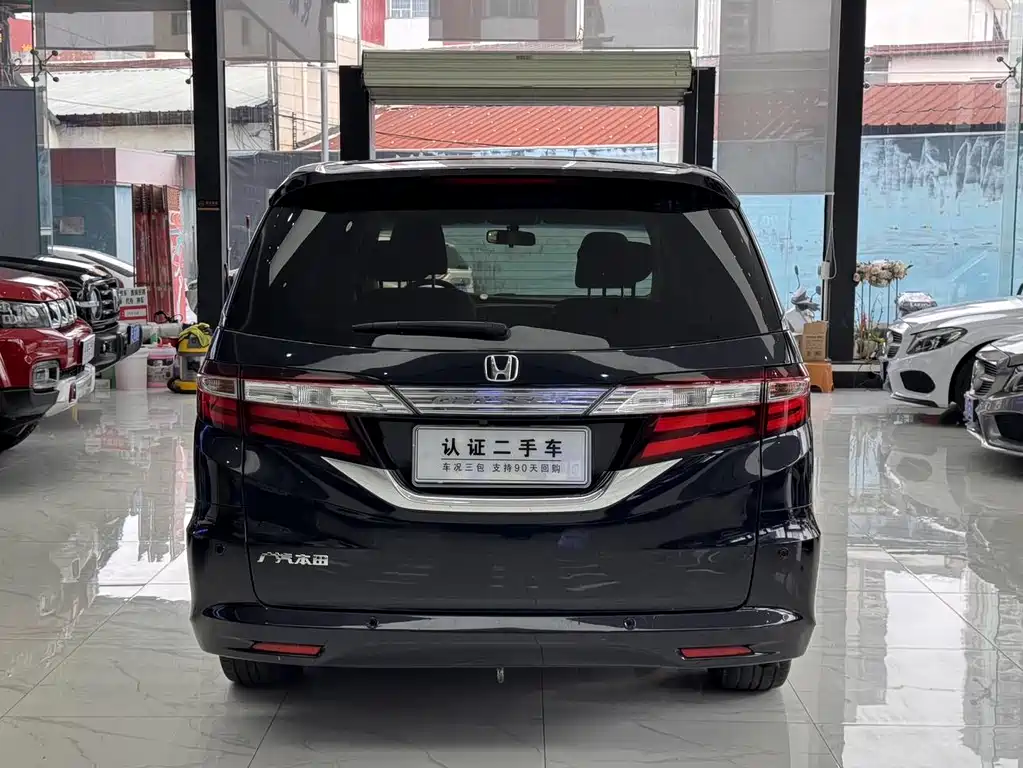 Honda Odyssey 2016 — фото 6
