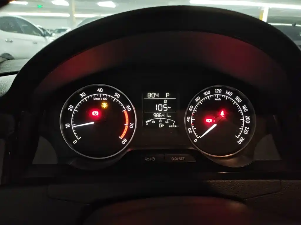 Skoda Rapid Spaceback 2017 — фото 12