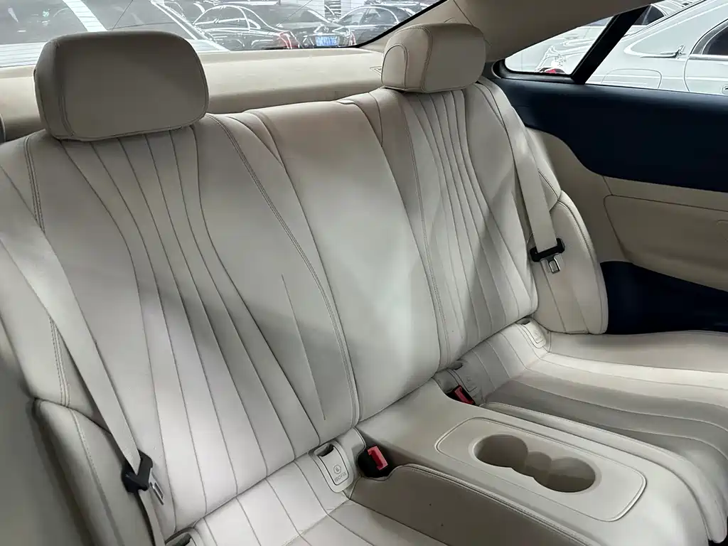 Mercedes-Benz E-Class 2022 — фото 11
