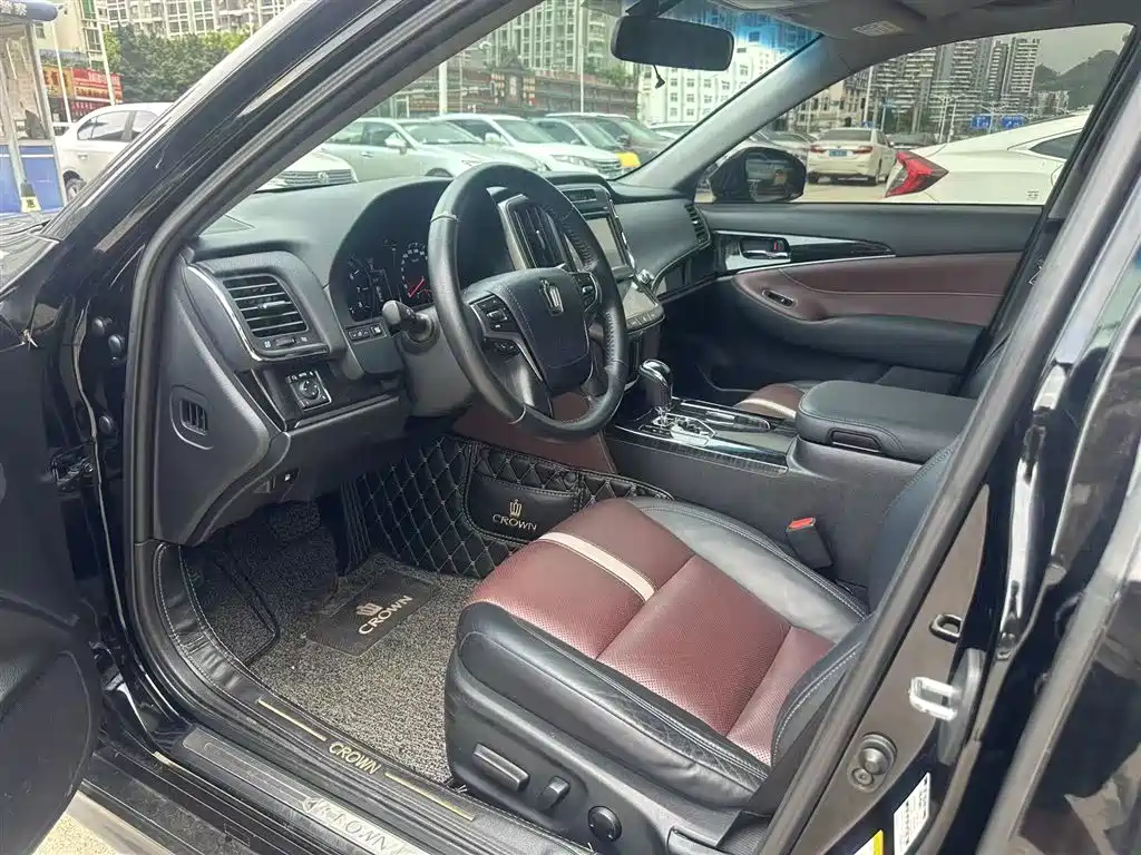 Toyota Crown 2017
