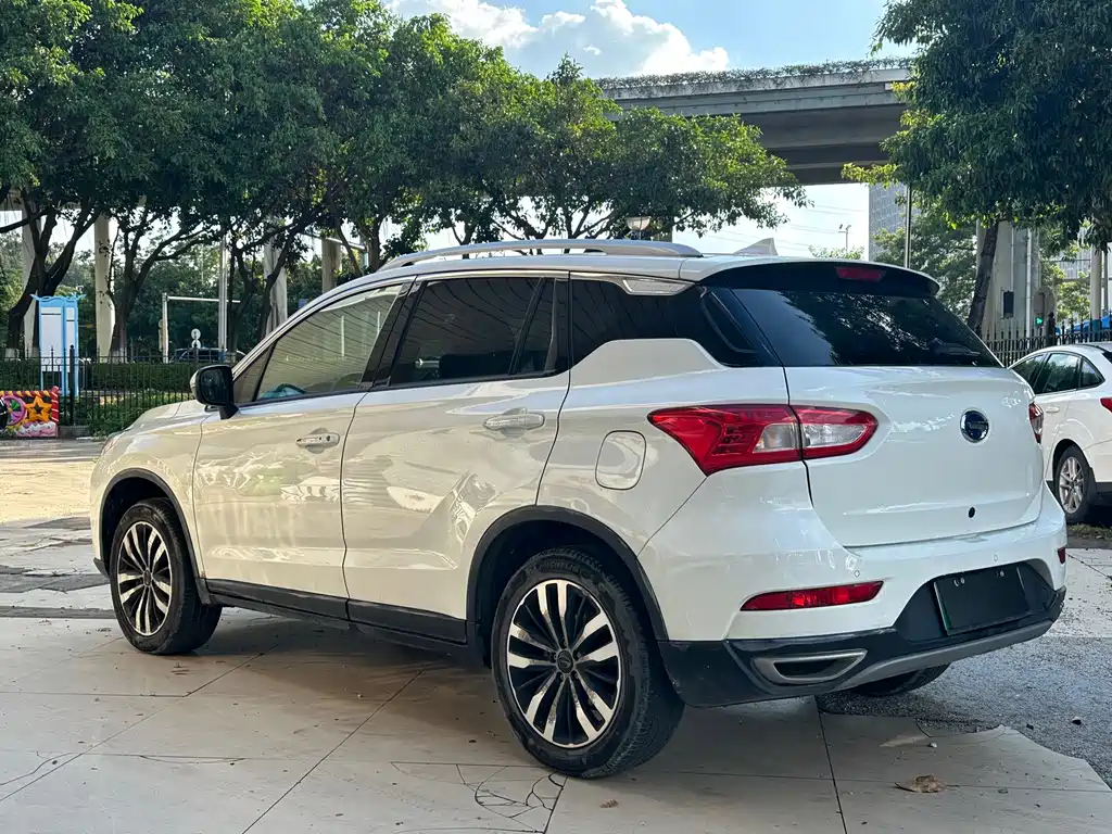 GAC Trumpchi GS4 New Energy 2018 — фото 12