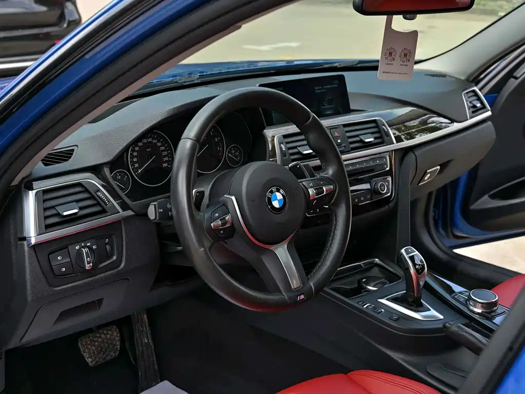 BMW 3 Series 2017 — фото 8