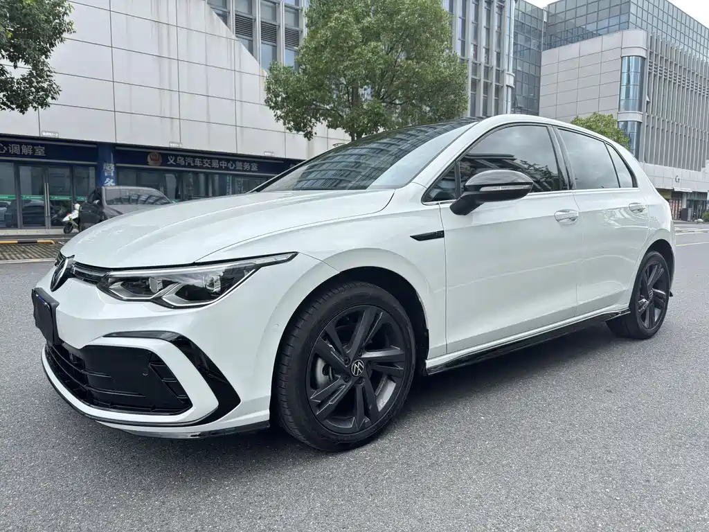 Volkswagen Golf 2024