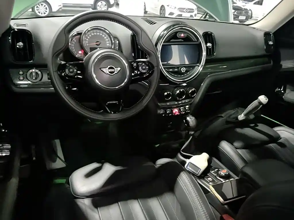 MINI Countryman 2018 — фото 10