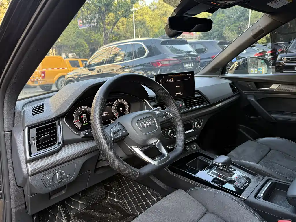 Audi Q5L Sportback 2021 — фото 11