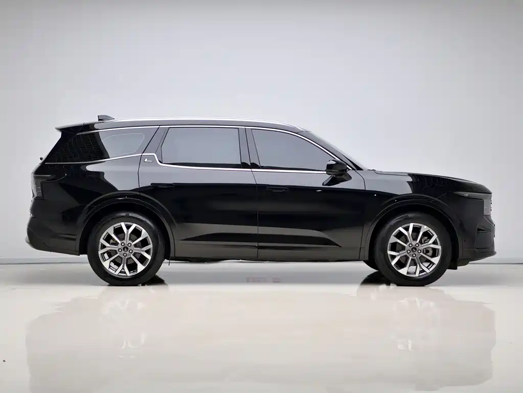 Ford Edge 2023 — фото 14