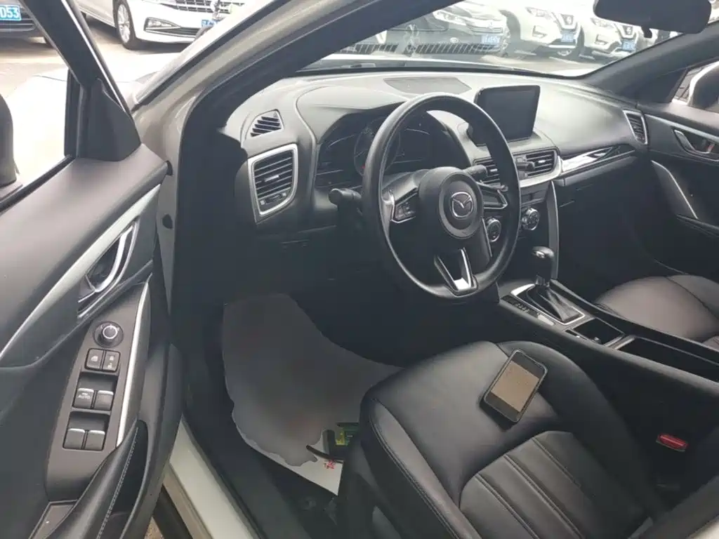 Mazda CX-4 2019 — фото 16