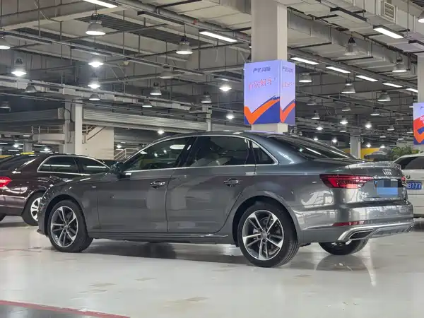 Audi A4L 2019