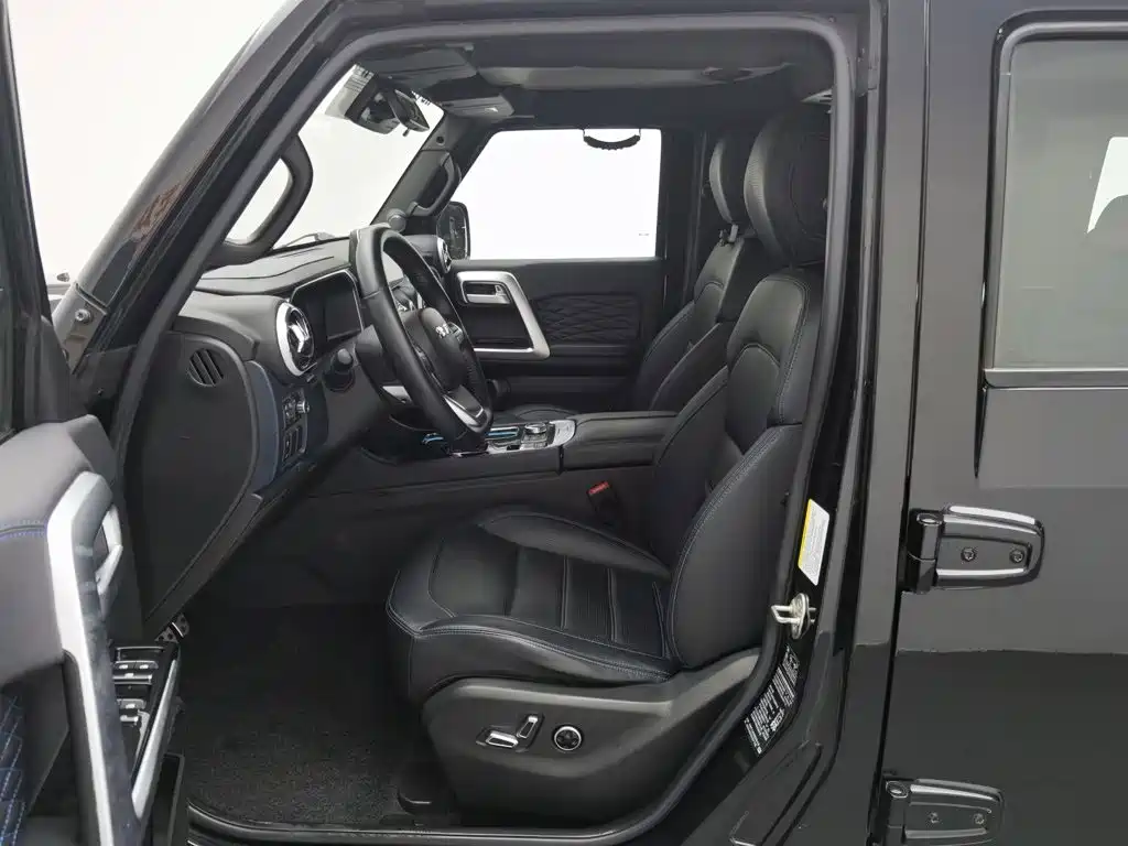BAIC BJ40 2023 — фото 10
