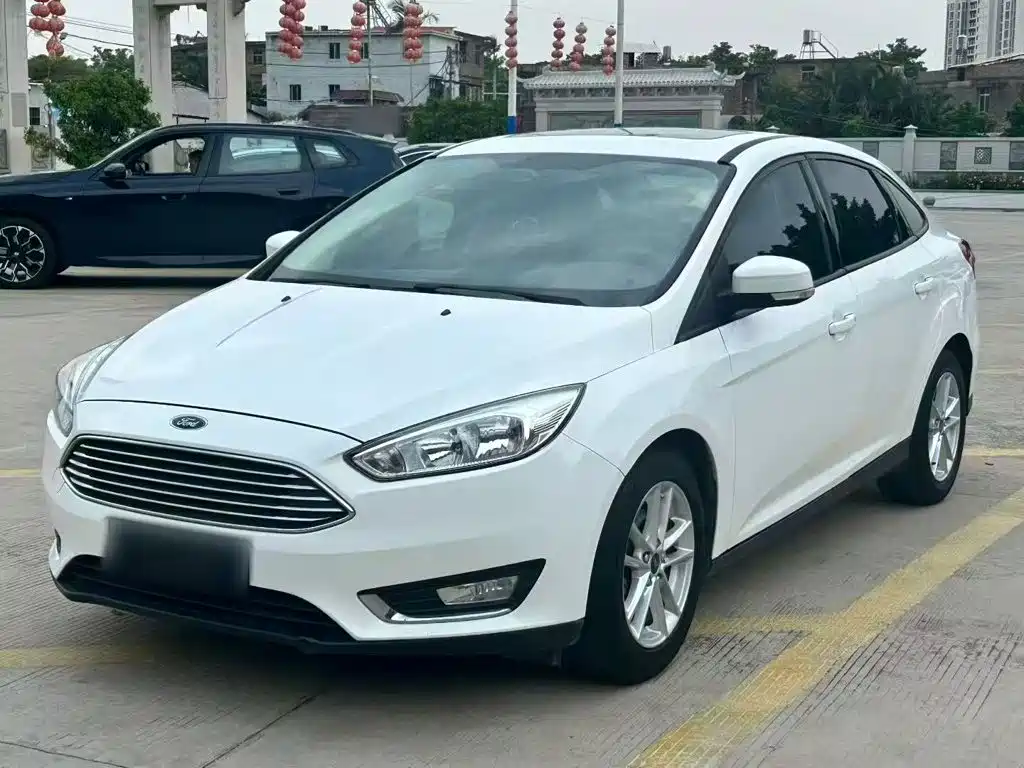 Ford Focus 2015 — фото 1