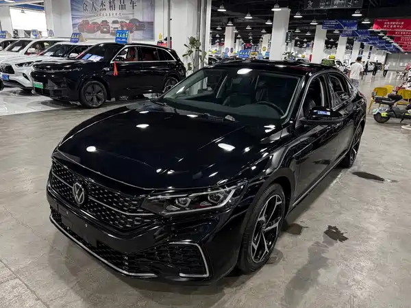 Volkswagen Passat 2023