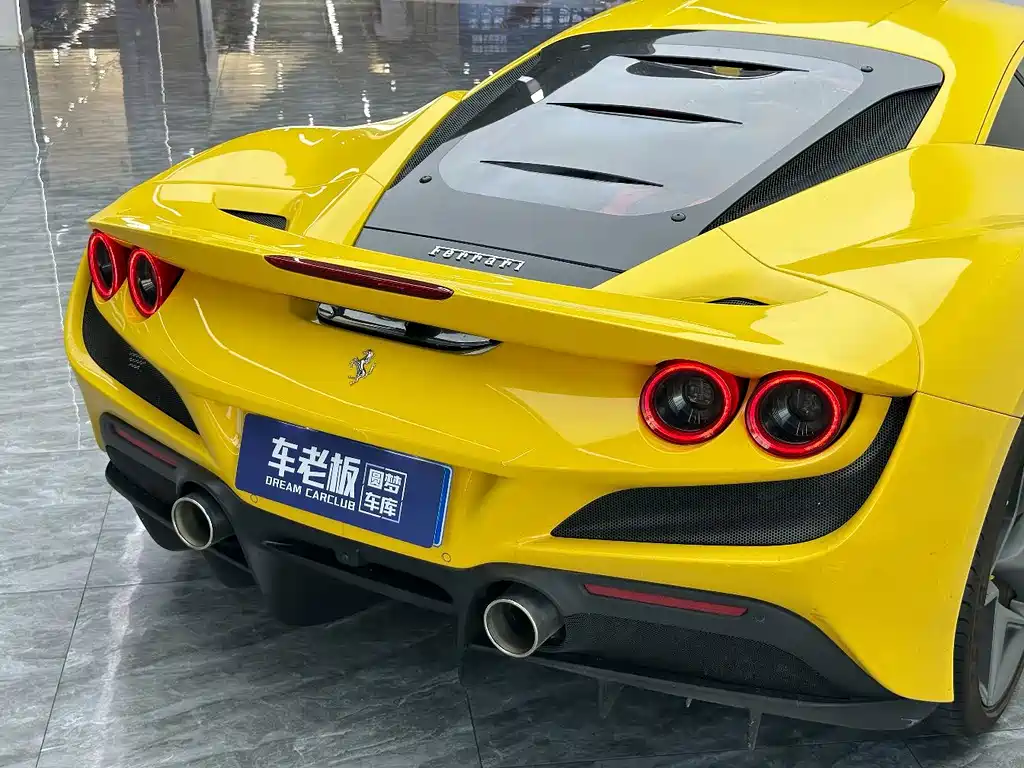 Ferrari F8 2021 — фото 27