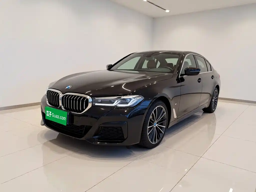 BMW 5 Series 2021 — фото 1