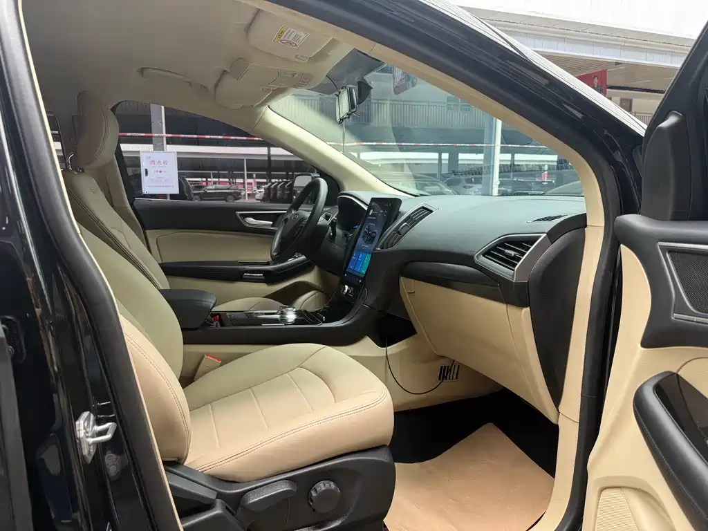 Ford Edge 2020 — фото 19