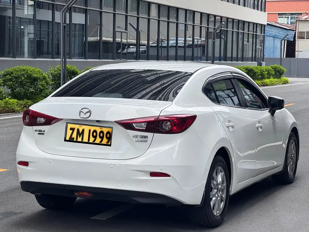 Mazda 3 Axela 2016