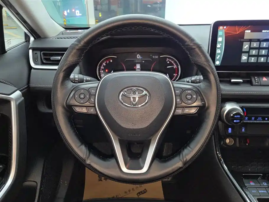 Toyota RAV4 2021 — фото 15