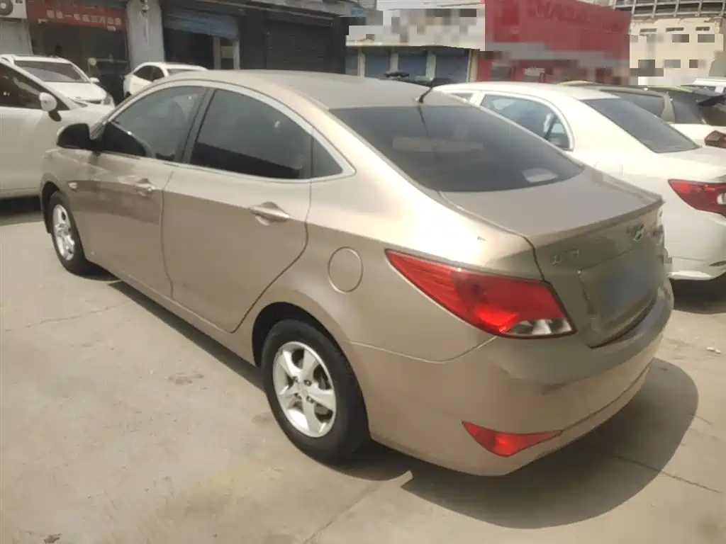 Hyundai Verna 2017 — фото 5