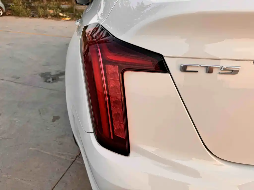 Cadillac CT5 2022 — фото 15