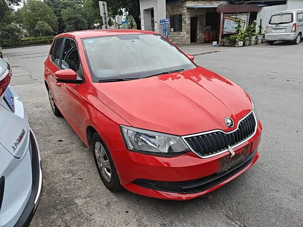 Skoda Fabia 2016 — фото 4