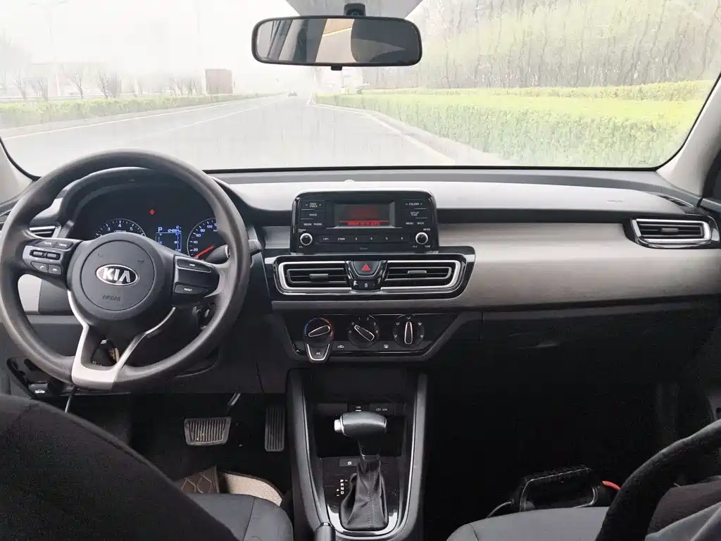 Kia Forte 2018 — фото 6
