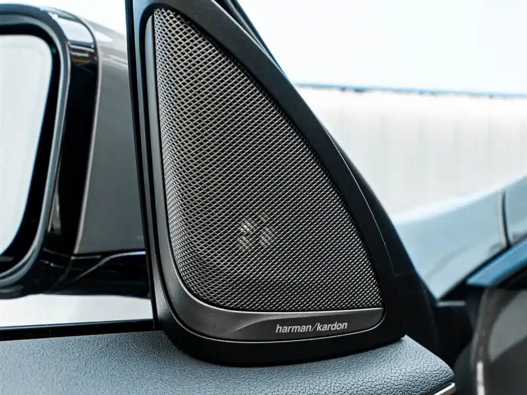 BMW 6 Series GT 2022 — фото 21